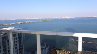 Building Photo - 600 NE 36th St