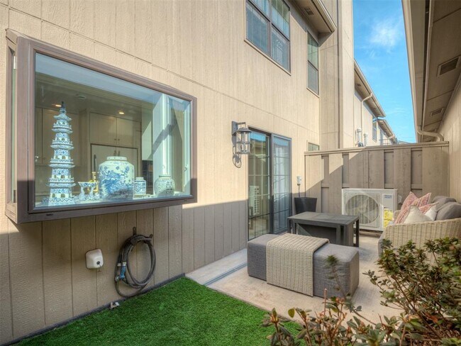 Building Photo - 6500 N Grand Blvd