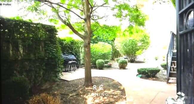 Building Photo - Lillie Plaza 410