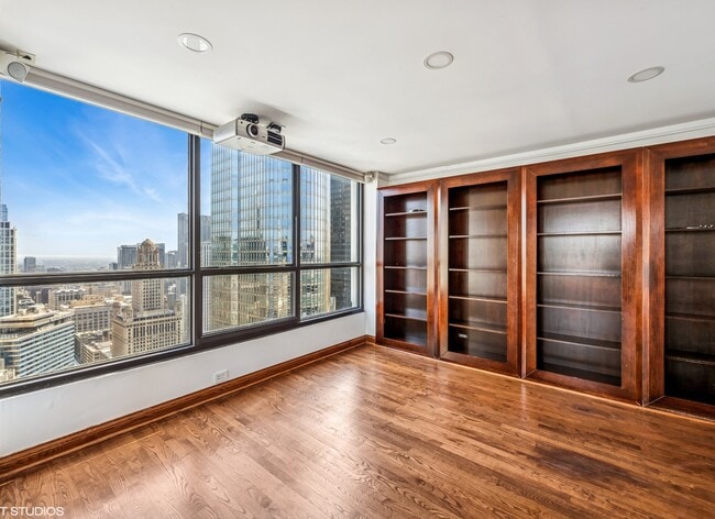 Building Photo - 405 N Wabash Ave