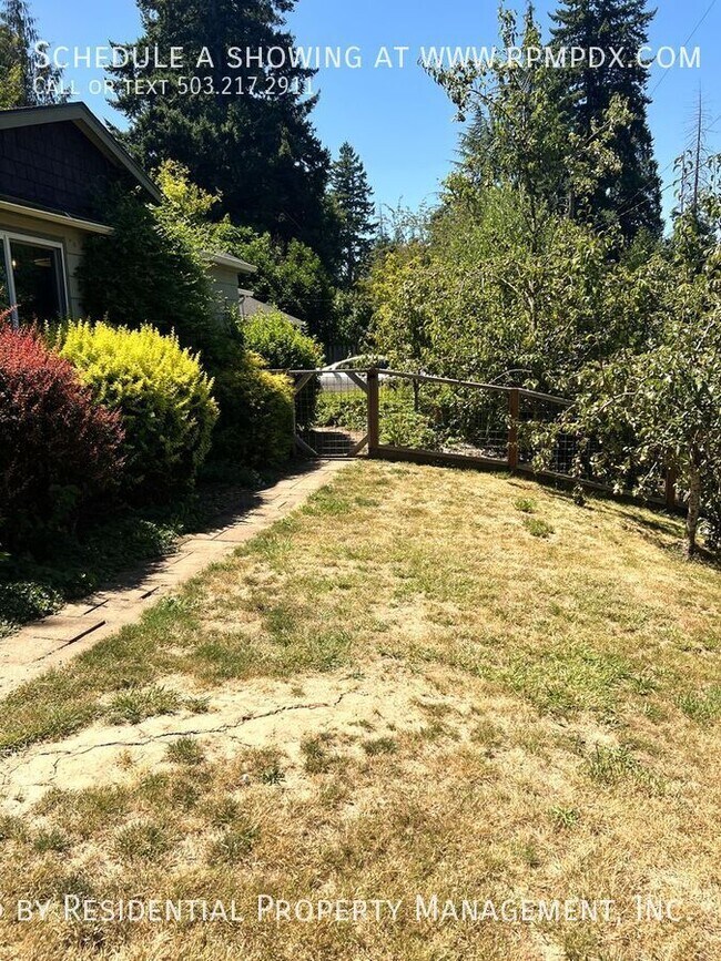 Building Photo - 4512 SW Fairvale Ct