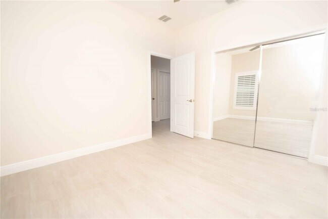 Building Photo - 4995 NE 125th Lp