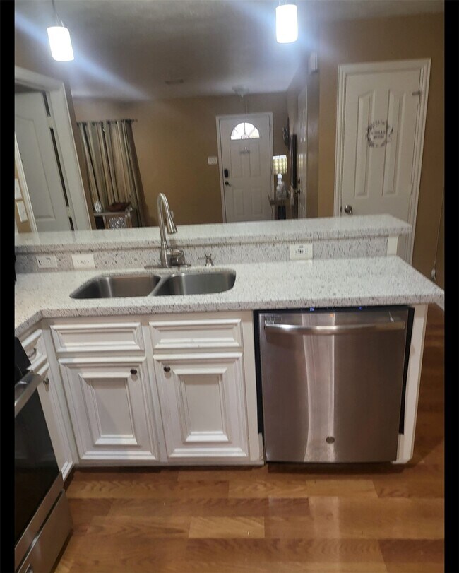 Building Photo - 5515 Bear Paw Cir