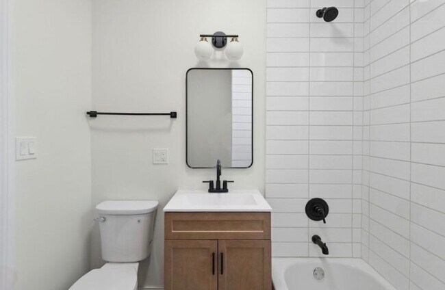 Building Photo - 1340 W Hollywood Ave