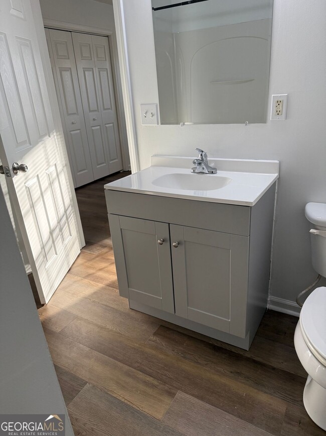 Building Photo - 132 Saine Dr SW