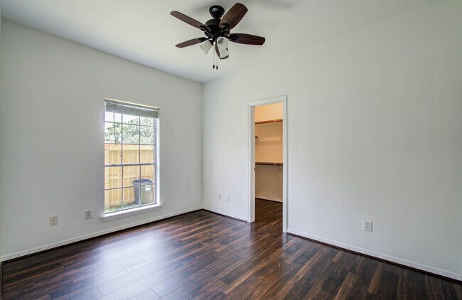 Building Photo - 2518 Trotter Dr