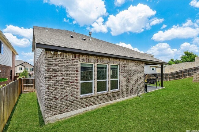 Building Photo - 1136 Aidenbaum