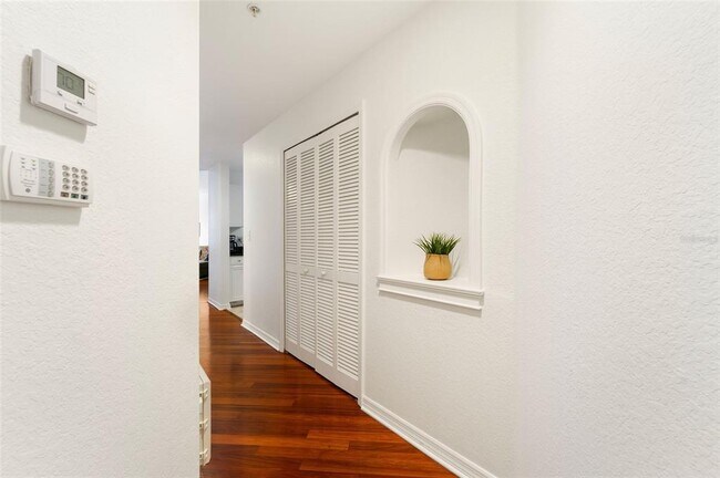 Building Photo - 700 S Harbour Island Blvd