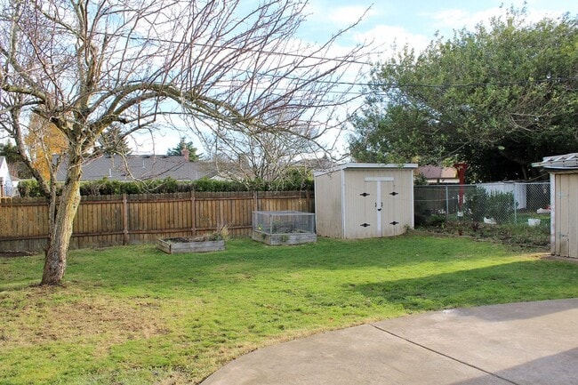 Building Photo - 4926 NE 77th Ave