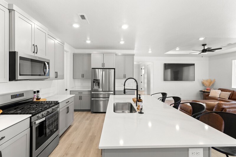 Building Photo - 752 W Cypress Umber Dr