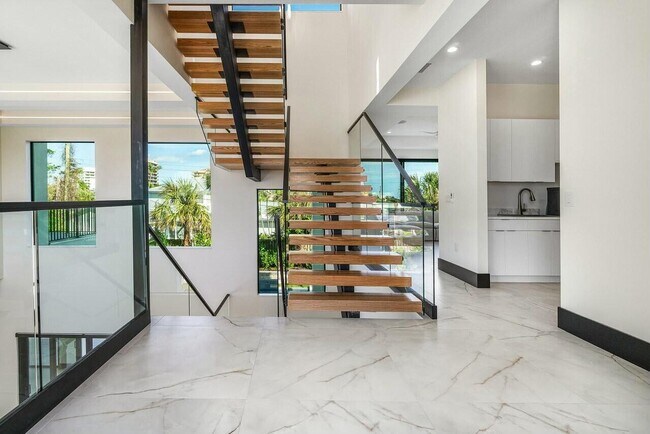 Building Photo - 13480 U.S. Rte 1