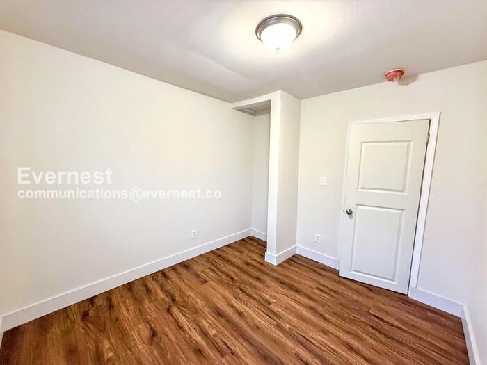 Building Photo - 205 9th Ave W