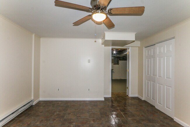 Building Photo - 409 The Meadows