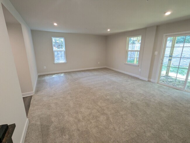 Building Photo - Gorgeous New Construction (never lived in)...