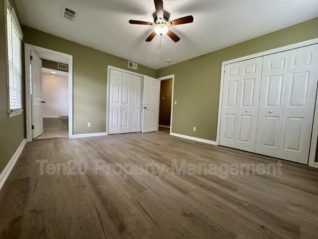 Building Photo - 5953 Windsor Dr