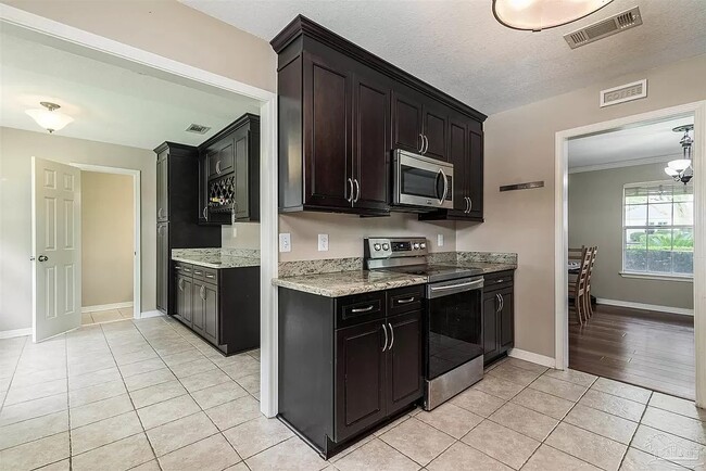Building Photo - 6464 Lake Charlene Ct
