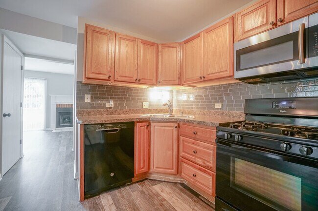 Building Photo - 11611 Davey Dr