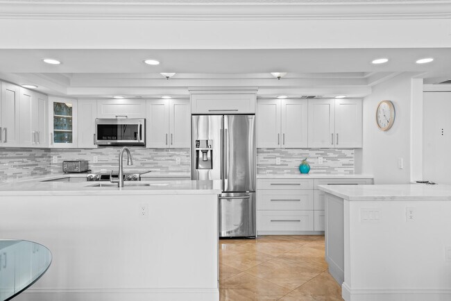 Building Photo - 3009 S Ocean Blvd
