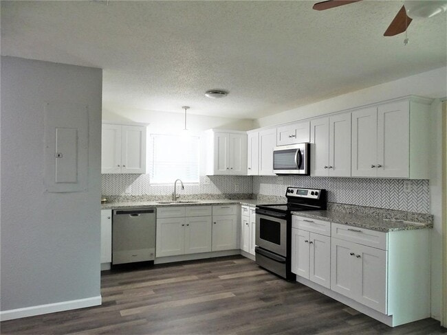 Building Photo - 22070 Flanagan Cir