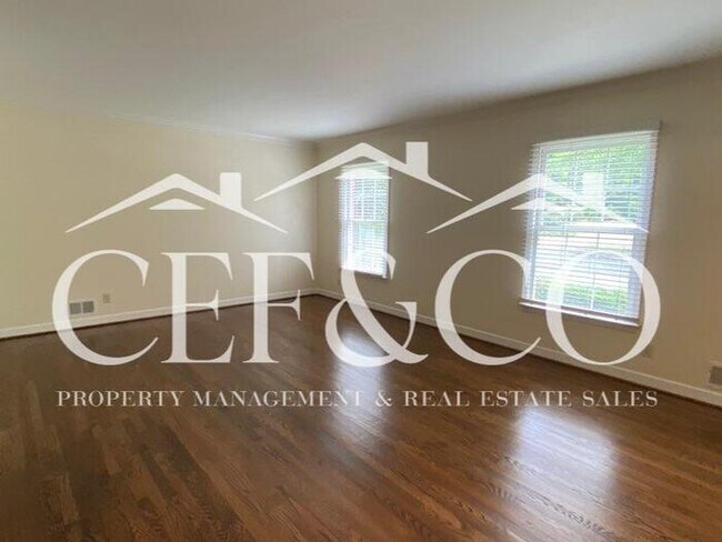 Building Photo - Large 2-Story 3BR/3BA Home with Garage, Ap...