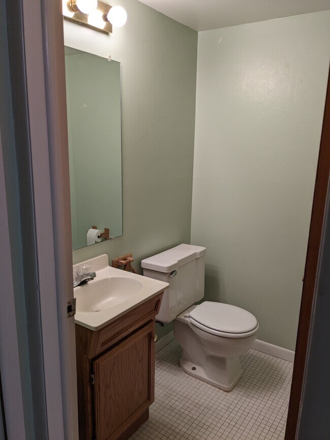 Building Photo - 8305 Karam Blvd