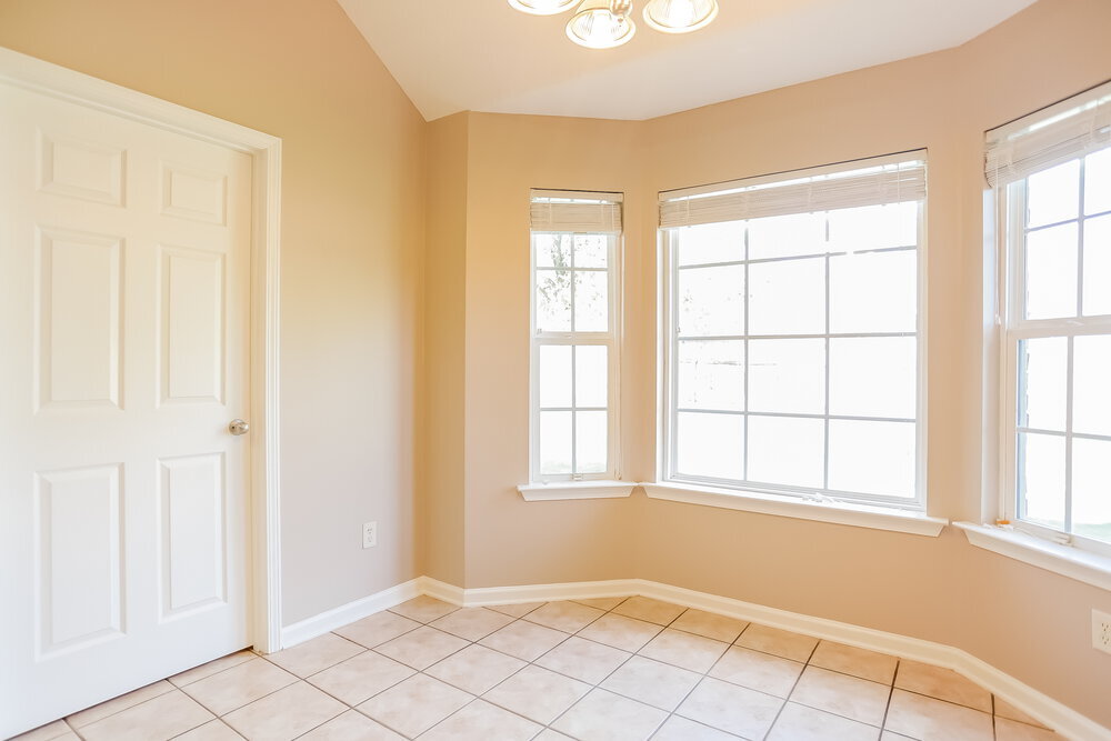 Building Photo - 4064 Sidlehill Dr