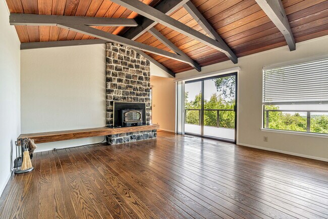 Building Photo - 24 El Rey Rd