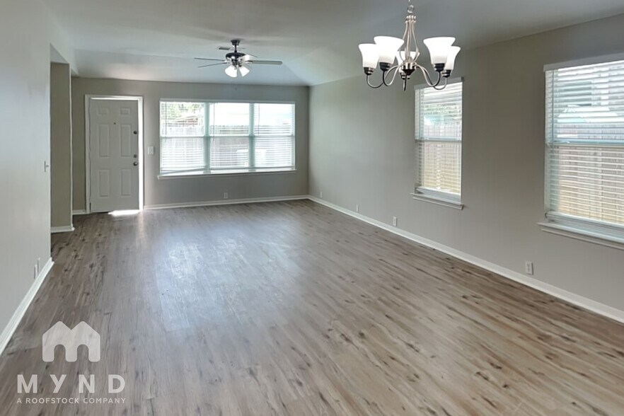 Building Photo - 7318 Rosebud Bend Dr