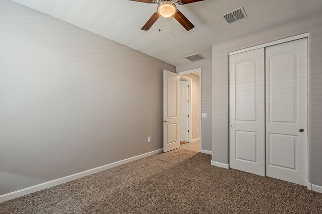 Building Photo - Spacious New-Build Family Home!