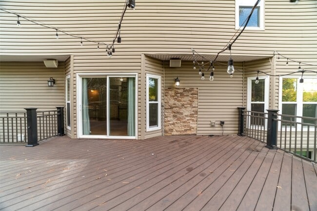 Building Photo - 570 Castle Ridge Dr