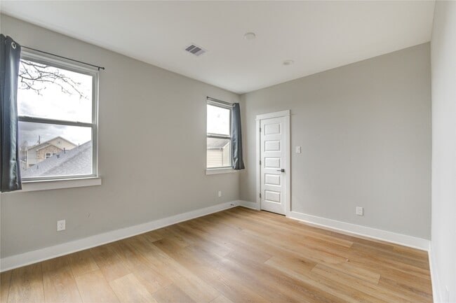 Building Photo - 4220 McKinley St