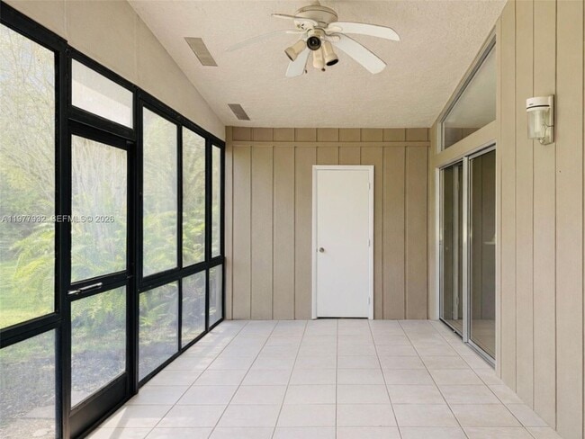 Building Photo - 614 Woodgate Cir