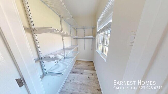Building Photo - 1307 Waterloo St