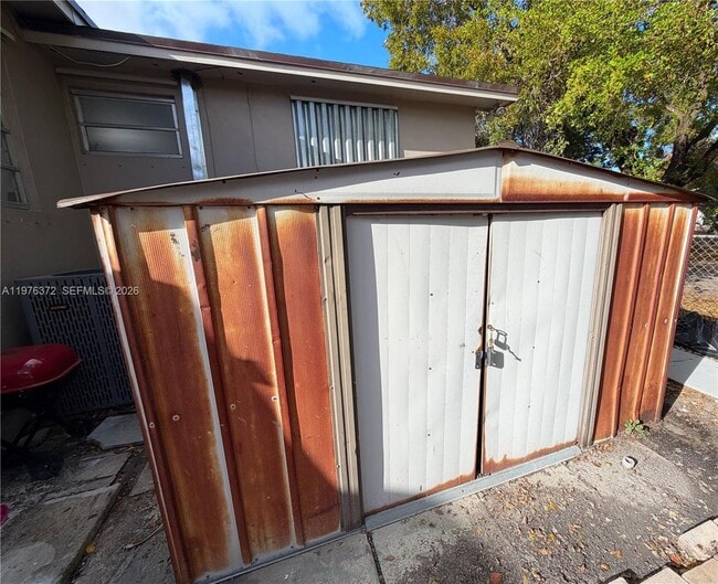 Building Photo - 508 E 23rd St