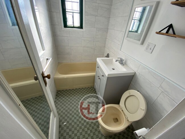 Building Photo - 1595 Unionport Rd