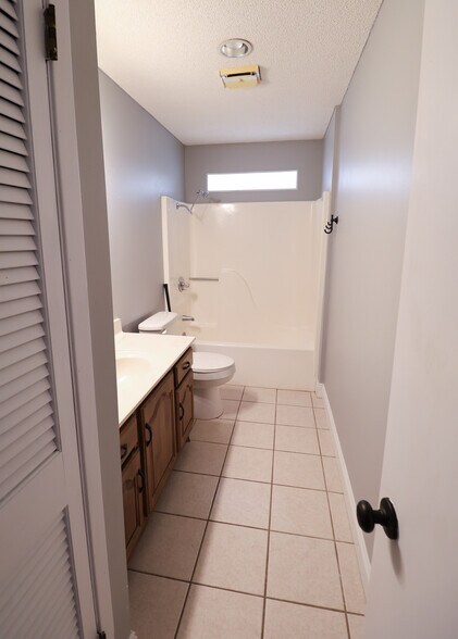 Building Photo - 137 Porter Dr
