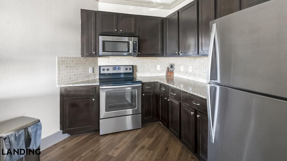 Building Photo - 18021 Kingsland Blvd