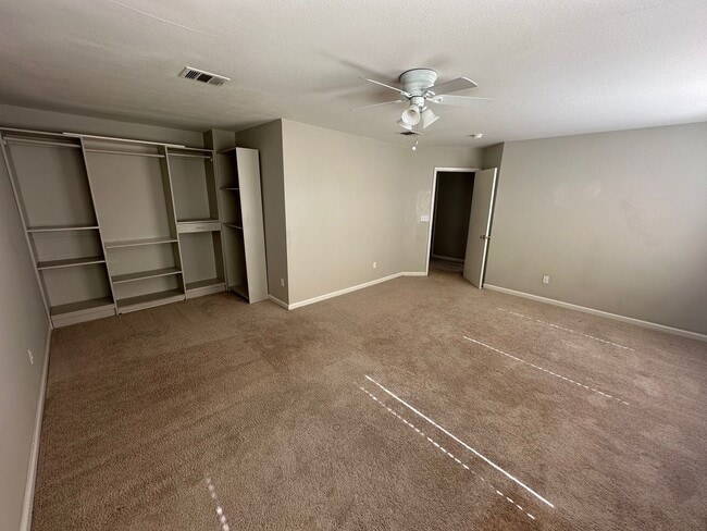 Building Photo - Beautiful 3 Bedroom 2 1/2 Bathrooms 2 Story House! Property Wont Last Long!