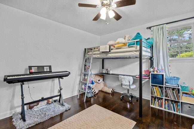 Building Photo - Spacious 4-Bedroom Home with Saltwater Pool & Large Fenced Yard