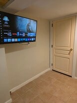 Building Photo - 1770 Park Ave