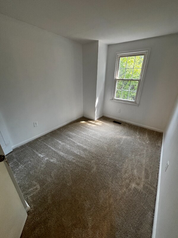 Building Photo - 5 Hawk Run Ct