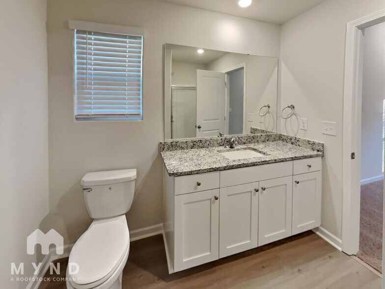 Building Photo - 371 Ivy Bank Dr