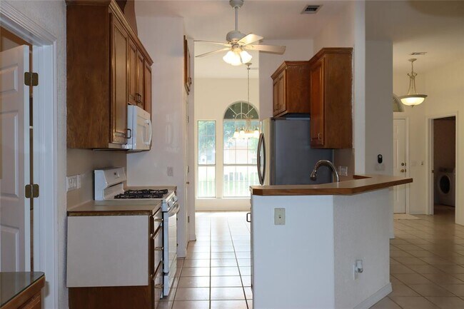 Building Photo - 3013 Parker Dr