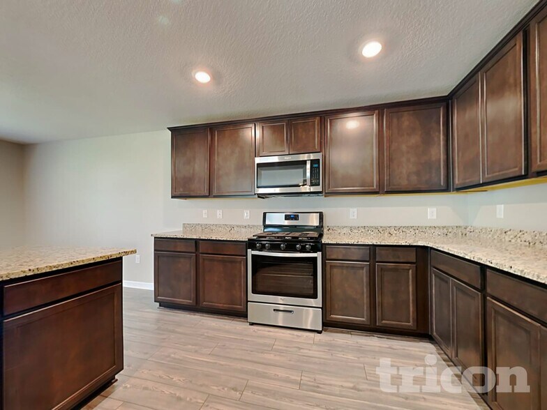 Building Photo - 304 Kensington View Dr
