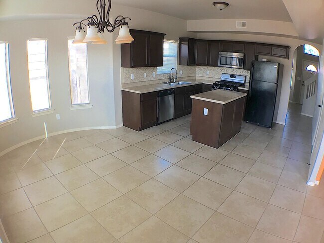 Building Photo - Northeast El Paso 3 Bed Refrig A/C