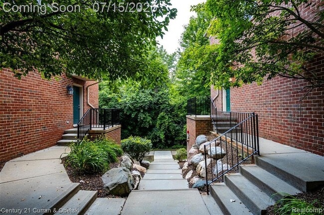 Building Photo - 39660 Rockcrest Ln