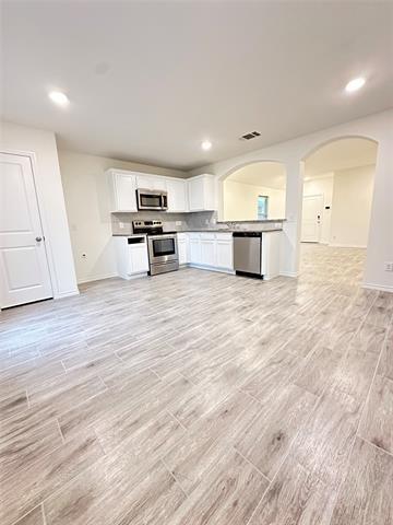 Building Photo - 604 Meadow Wood Ln