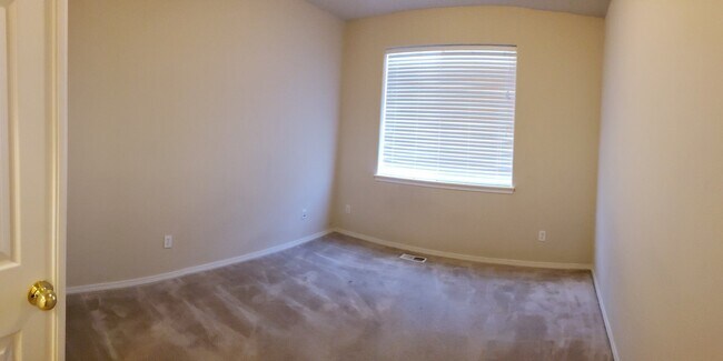 Building Photo - 413 Roger Smith Dr