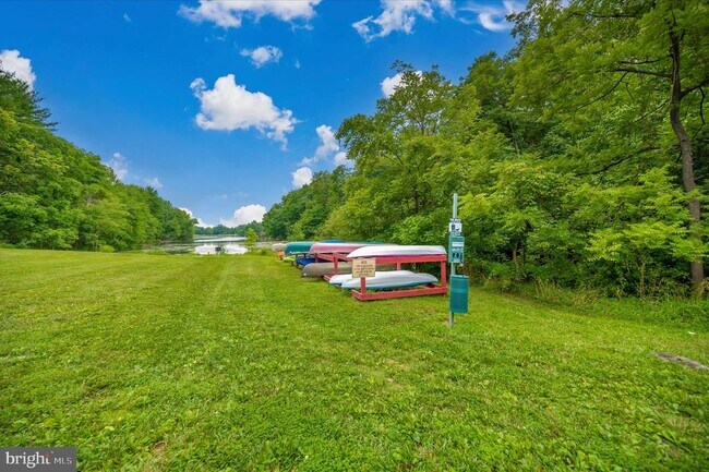 Building Photo - 6042 Fallfish Ct