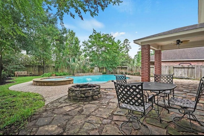 Building Photo - 19 Heron Hollow Ct